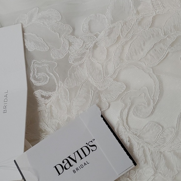 Wedding dress, David's Bridal, NWT. Size 6. Ivory lace and satin. Low V back. - Picture 13 of 16